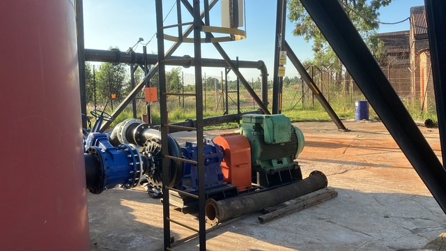 Complete pump and motor test installation